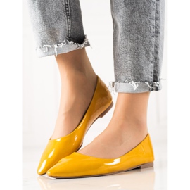 Encor Lacquered Ballerina In Spitz yellow 1