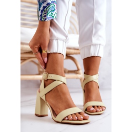FB2 Elegant Sandals On A Bar Pastel Green Michele 1