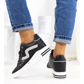 Black sneakers on the Piazza wedge 2