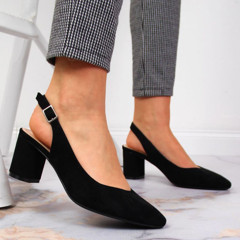 Pumps on the Sergio Leone post in SK362 black 2