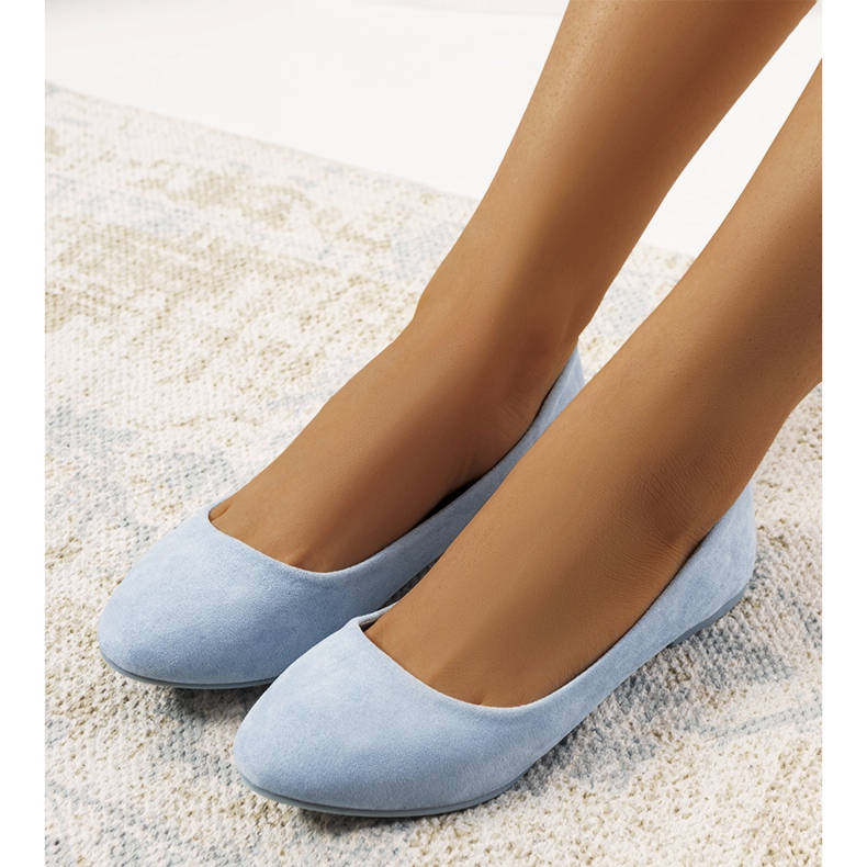 Paula's blue ballerinas 1