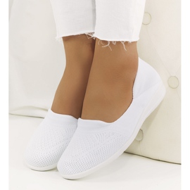 Women's white sneakers from Briggs 1