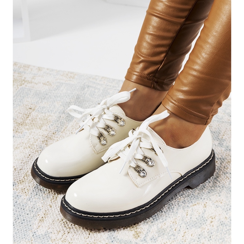 White lacquered shoes by Kristina 1