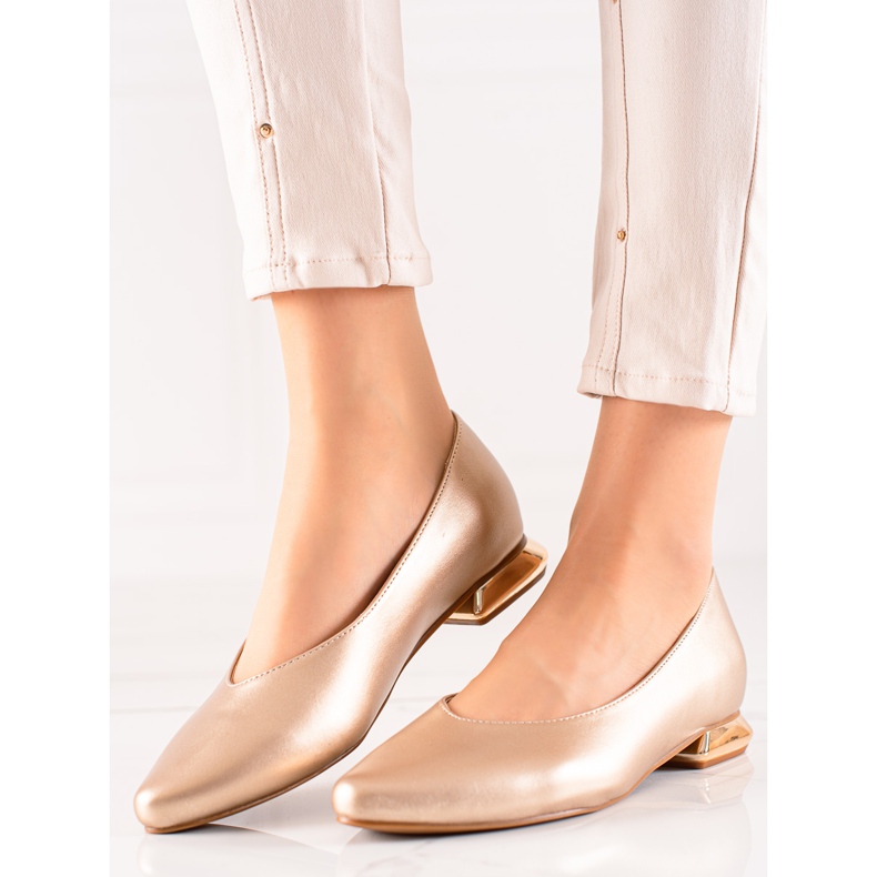 W. Potocki Pumps with a decorative Potocki heel golden 1