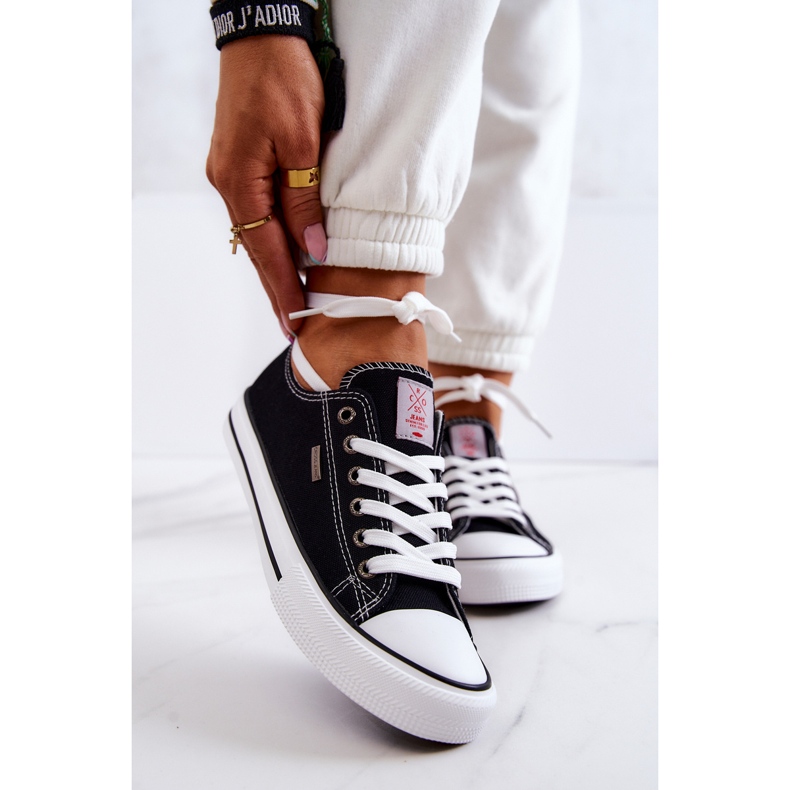 Women's Classic Sneakers Cross Jeans JJ2R4011C Black 1