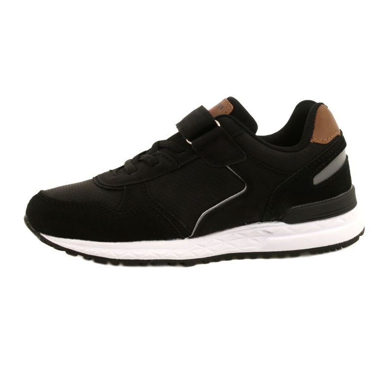 American Club AA16/22 black sports shoes 1