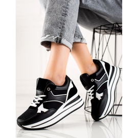 TRENDI Black Sneaks On The Platform 2