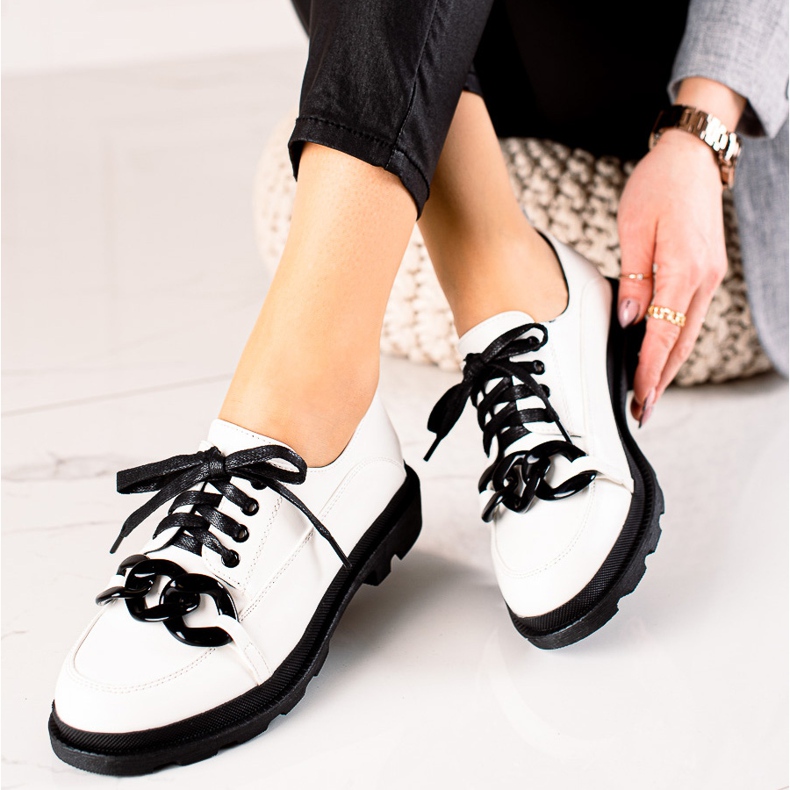 Goodin Lace-up shoes with an ornament white 1