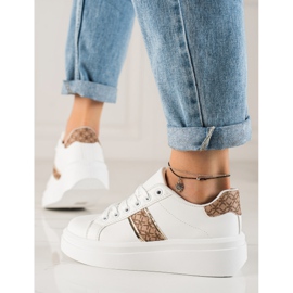 TRENDI Fashionable White Sneakers 2 TRENDI Fashionable White Sneakers 2