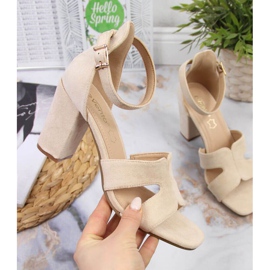 Sandals on the post of eVento W EVE344A beige 1
