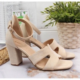 Sandals on the post of eVento W EVE344A beige 2