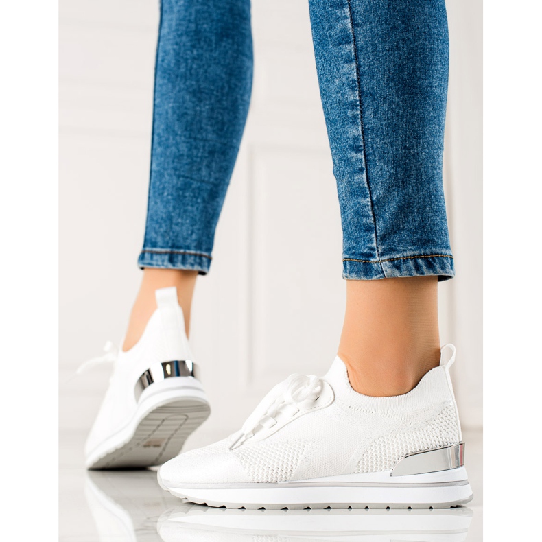 TRENDI White Sport Shoes With Glitter 1