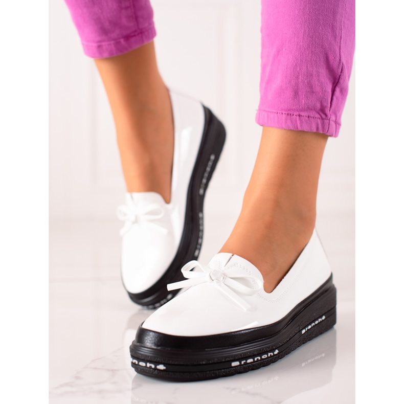 Light shoes loafers on the VINCEZA platform white 1