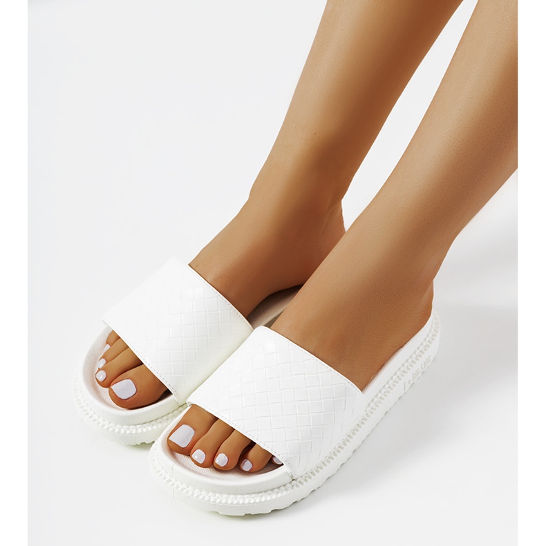 White slippers on the Big Star HH274683 platform 1