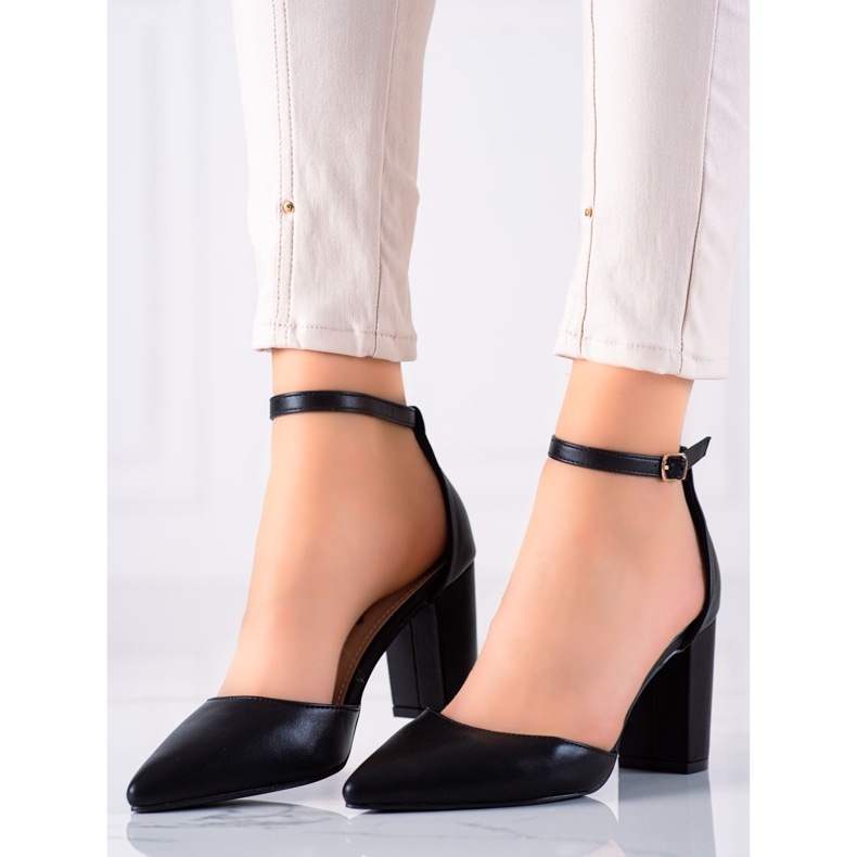 Seastar Black Pumps With A Buckle 1