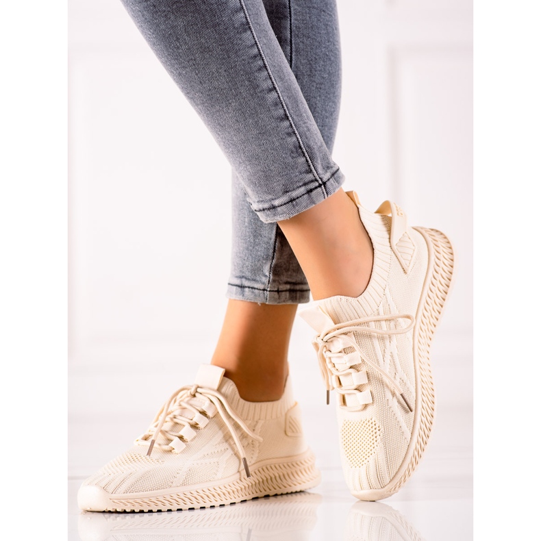 TRENDI Fashionable sports shoes beige 2 TRENDI Fashionable sports shoes beige 2