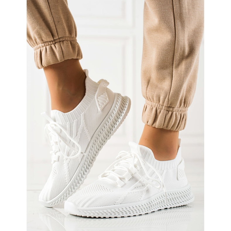 TRENDI Fashionable sports shoes white 2