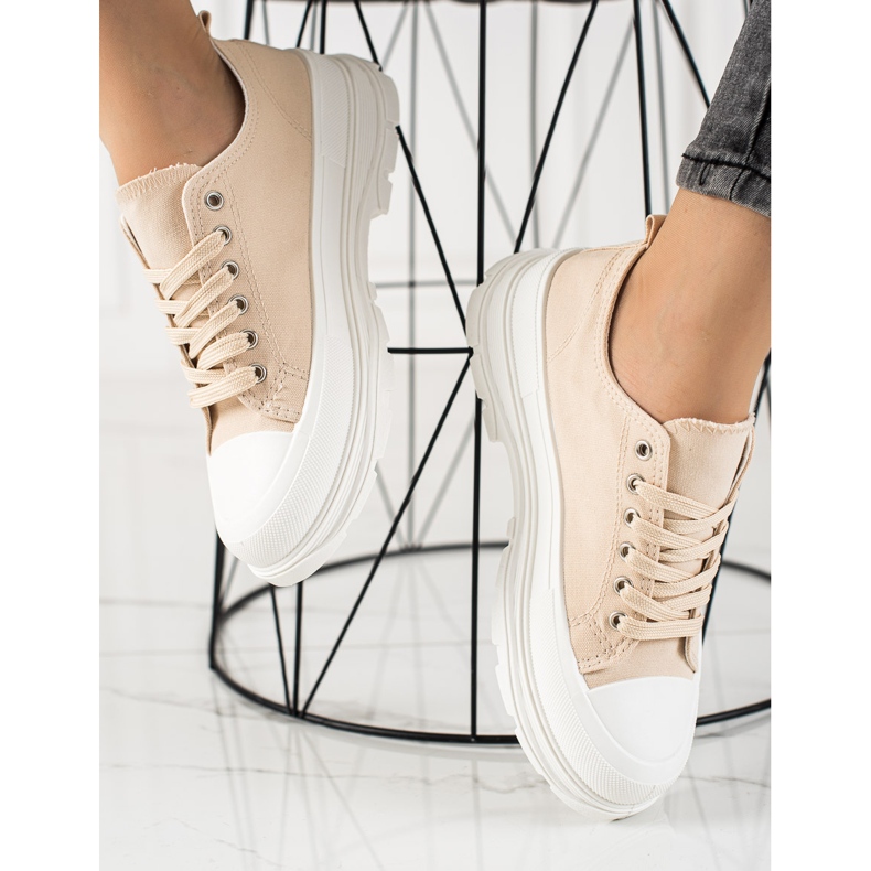 TRENDI Fashionable Beige Sneakers 1