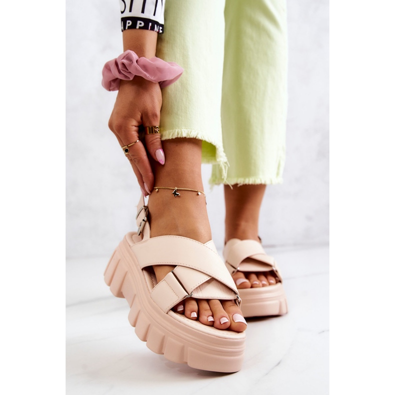 PE1 Leather Sandals On A Light Beige Betti Platform 2