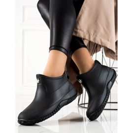 TRENDI Low Black Galoshes 2