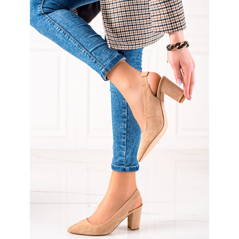 Evento Pumps With A Discovered Heel beige 1