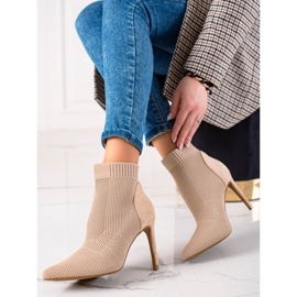 S. BARSKI Matching boots on a pin S.BARSKI beige 1