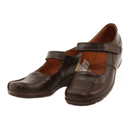 Angello Comfortable pumps on a wedge brown 371 2