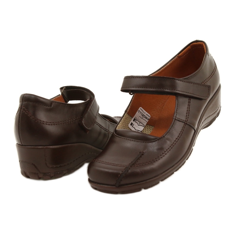 Angello Comfortable pumps on a wedge brown 371 3