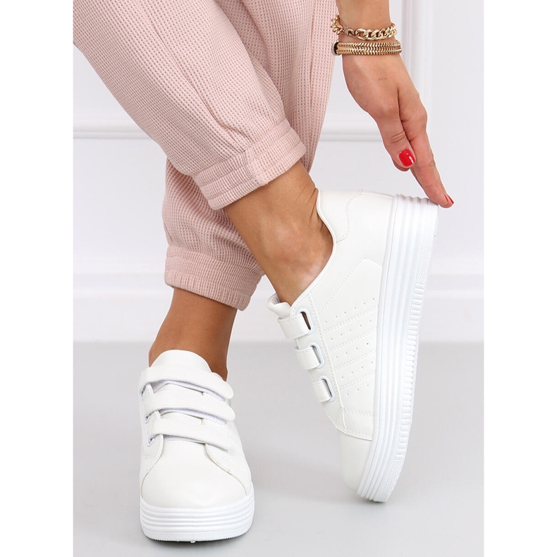 Saanvi Blanco sneakers with velcro white 2