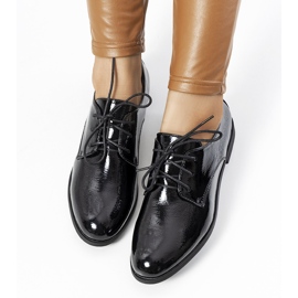 Black lacquered women's shoes Gardi 1