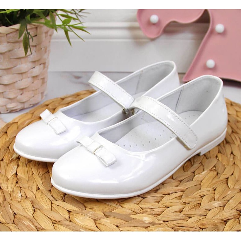Communion ballerinas with Velcro Kornecki Jr KOR6493C white 2