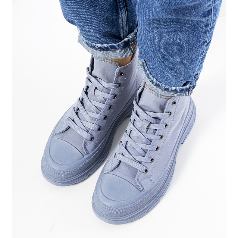 Blue ankle-high sneakers on the Boyes platform 1