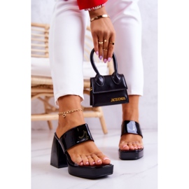 FM1 Seattle Black Lacquered Slippers On A Bar 1