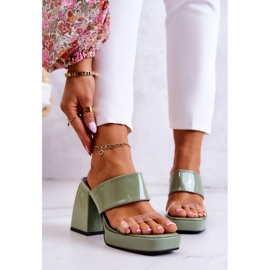 FM1 Varnished Slippers On A Seattle Green Bar 2