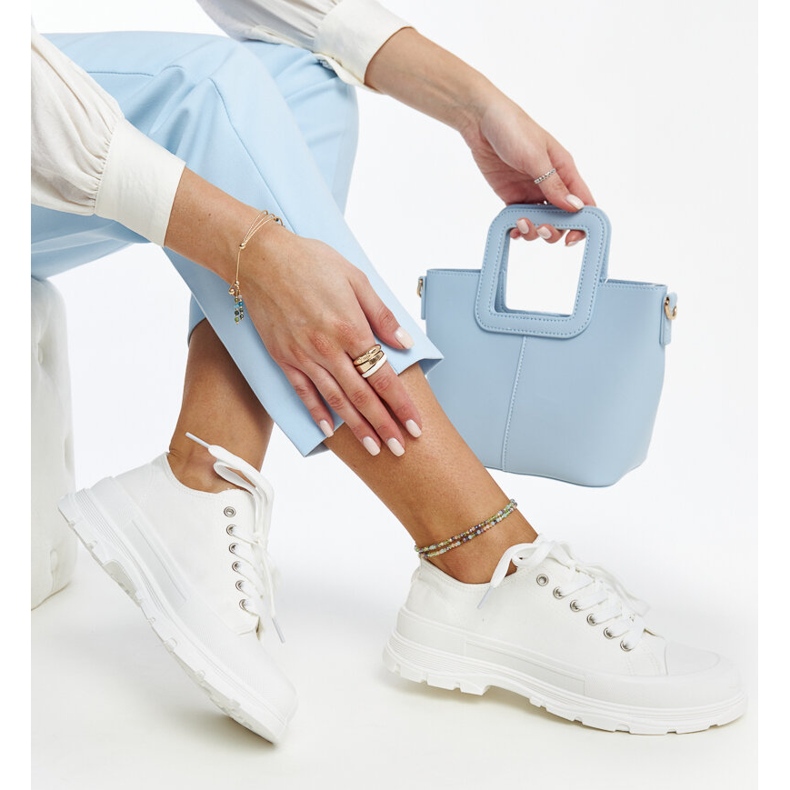 White sneakers on a chunky Prenzel sole 1