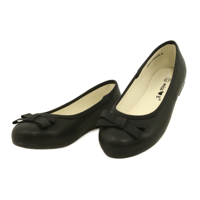 Black ballerina shoes with a black bow 2