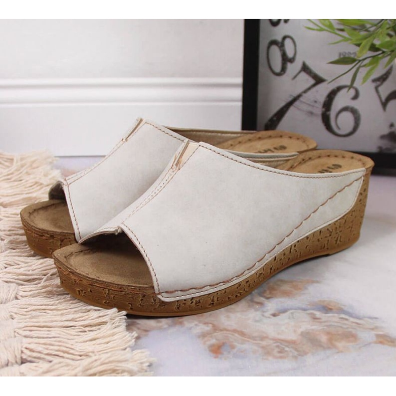 Inblu W ARC12 beige wedge slippers 2
