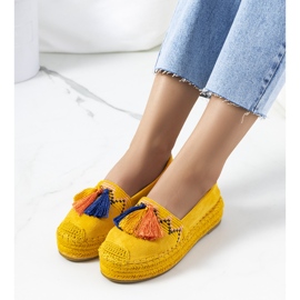 Yellow espadrilles on the Pisquid platform 1