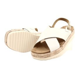 Caprice leather sandals on the platform 9-28712 102 white 3 Caprice leather sandals on the platform 9-28712 102 white 3