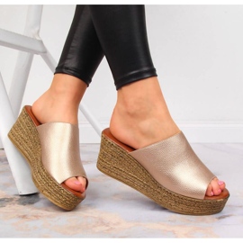 Wedge slippers Vinceza W JAN98B golden 2
