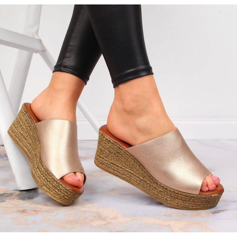 Wedge slippers Vinceza W JAN98B golden 2