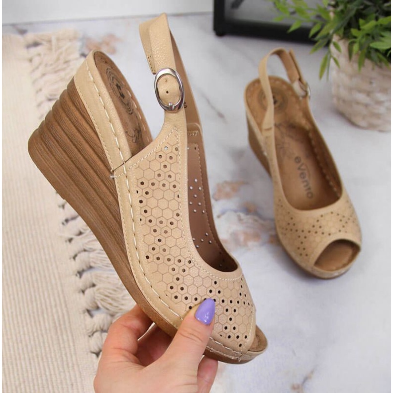 Wedge sandals eVento W EVE349B beige 1