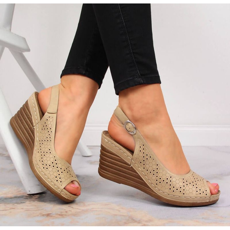 Wedge sandals eVento W EVE349B beige 2
