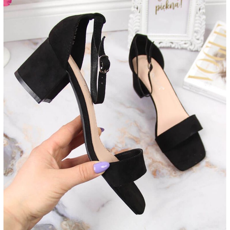 Black sandals on the Vinceza W JAN107A post 1