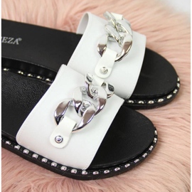 Slippers with a chain Vinceza W JAN111B white 2