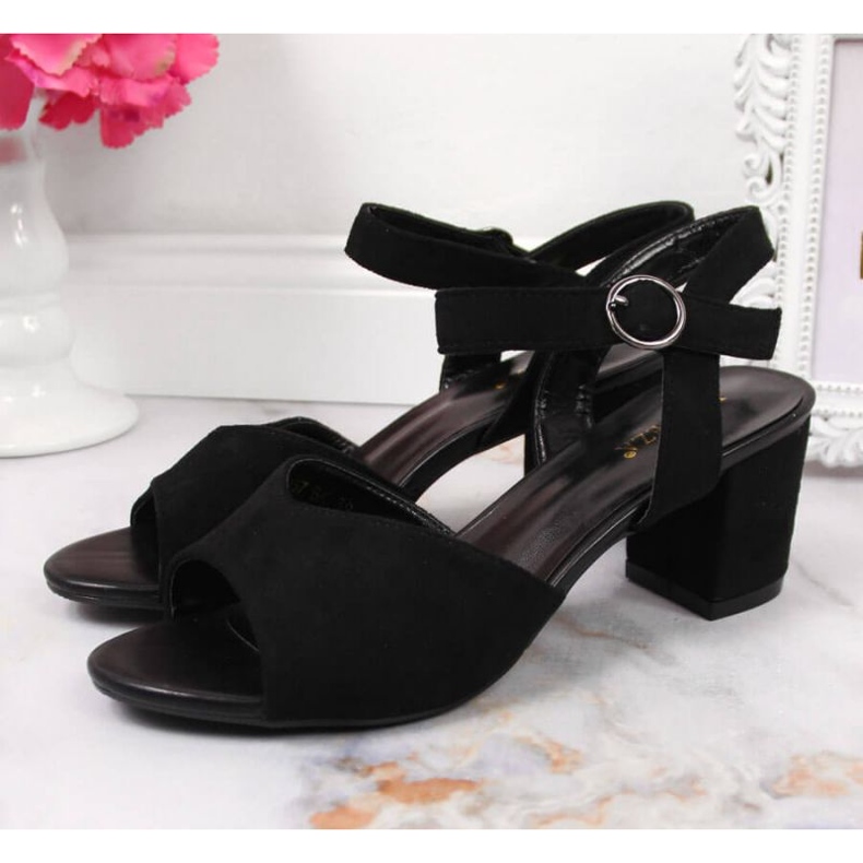 Black sandals on the Vinceza W JAN113A post 2