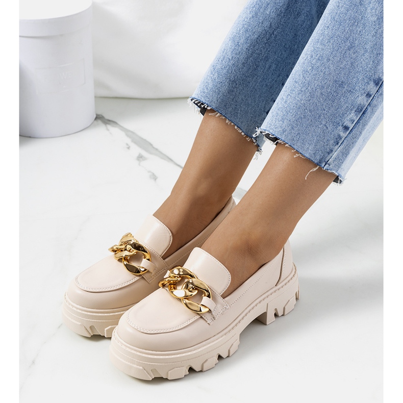 Beige loafers with Fouzia chain 1