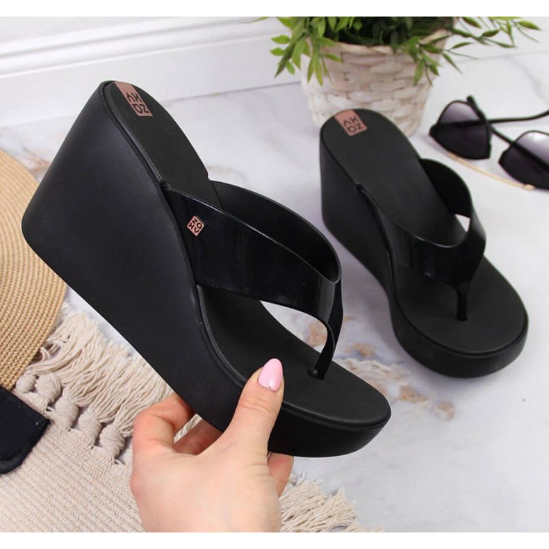 Zaxy W INT1710A black rubber slippers 1