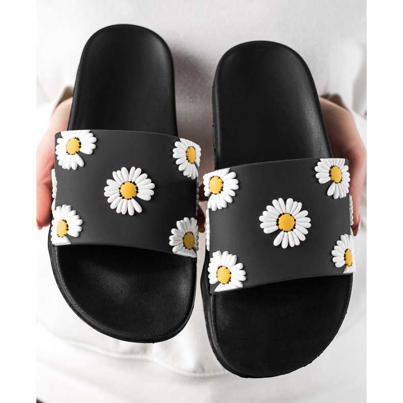 TRENDI Black Slippers With Daisies 2 TRENDI Black Slippers With Daisies 2