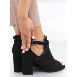 Openwork sandals on the Barika Black post 1